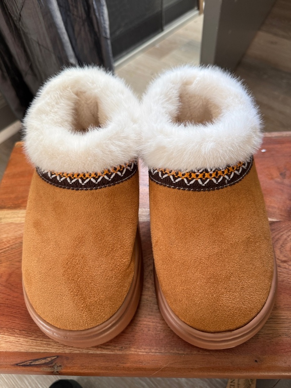 Homer Laughlin Chestnut Suede Slip-On Slippers with Cream Fur Trim
